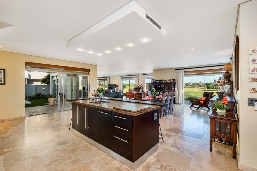 5 Bedroom Property for Sale in Sunset Links Western Cape